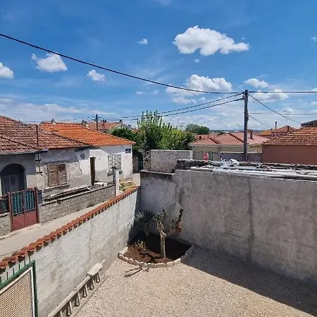 Villa Back To The Future Zara Esterno foto